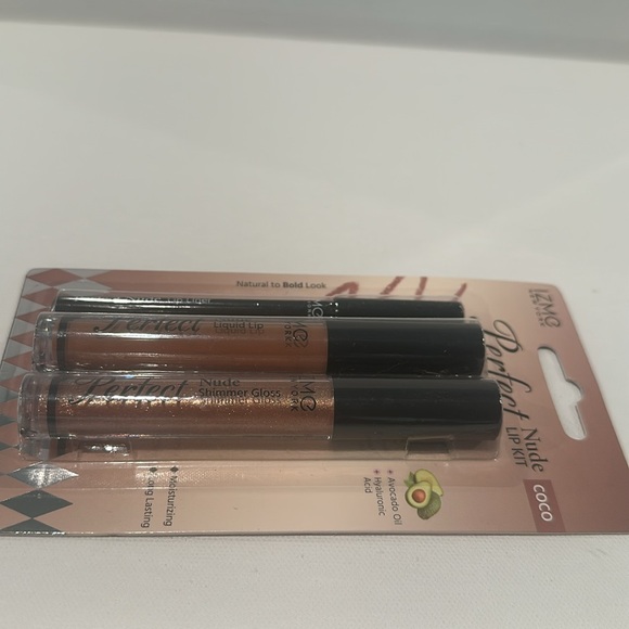 IZME NEW YORK Perfect Nude Lip Kit Coco in Nude & Shimmer Gloss w/ Lip liner. - Picture 3 of 5